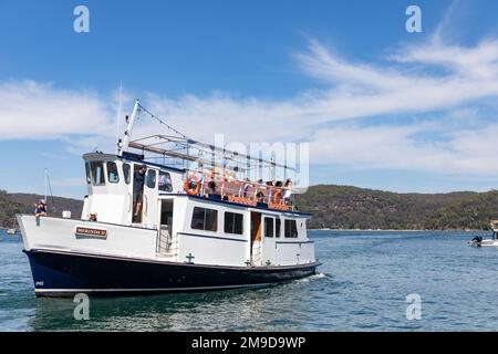 De Palm Beach au ferry pour boathouse de Patonga, nommé Merinda 11, quitte le quai de Palm Beach Pittwater, Sydney, Nouvelle-Galles du Sud, Australie Banque D'Images