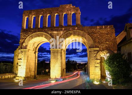 Porte de la ville romaine porte d'Arroux, heure bleue, heure bleue, Autun, Département Saône-et-Loire, Région Bourgogne-Franche-Comté, Bourgogne, France Banque D'Images