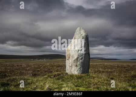 Bloc de pierre préhistorique debout, mégalith, Uyeasound, Unst, Shetland Islands, Écosse, Grande-Bretagne Banque D'Images
