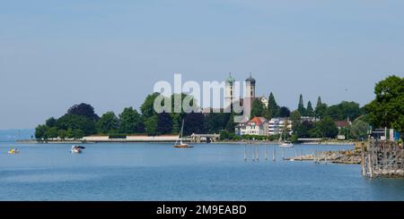 Château et église, Friedrichshafen, Lac de Constance, Bade-Wurtemberg, Allemagne Banque D'Images