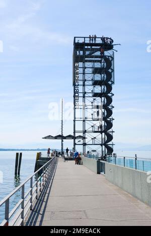 Tour d'observation à l'entrée du port, Moleturm, Friedrichshafen, Lac de Constance, Bade-Wurtemberg, Allemagne Banque D'Images