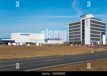 Terminal à conteneurs Jade-Weser-Port, Port en eaux profondes Jade-Weser-Port, terminal GNL, terminal de gaz naturel liquéfié, Voslapper Groden, Wilhelmshaven Banque D'Images