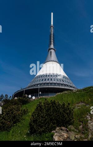 Tour de télévision de Jested, plus haut sommet de montagne de Jested, République tchèque Banque D'Images