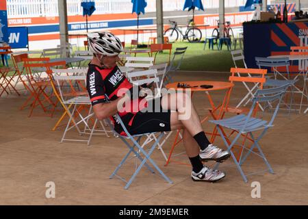 Adélaïde, Australie. 18 janvier 2023 . Le Santos Tour Down Under revient après 2 ans de hiatus. Un village touristique a été installé sur la place Victoria d'Adélaïde pour les amateurs de vélo, notamment une scène principale et la diffusion en direct sur un grand écran de courses cyclistes. Credit: amer ghazzal / Alamy Live News Banque D'Images