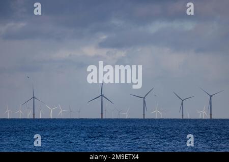 Llandudno, pays de Galles. Gwynt y Môr (gallois: Signifiant vent de mer) est un parc éolien offshore de 576 mégawatts (MW) situé au large des côtes du pays de Galles. Banque D'Images