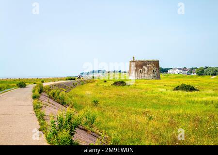 Tour Martello T construite au début du 19th siècle pour résister à une invasion potentielle par Napoléon, Felixstowe, Suffolk, Royaume-Uni Banque D'Images