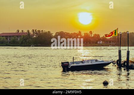 Bateau sur la plage de sir Lanka Banque D'Images