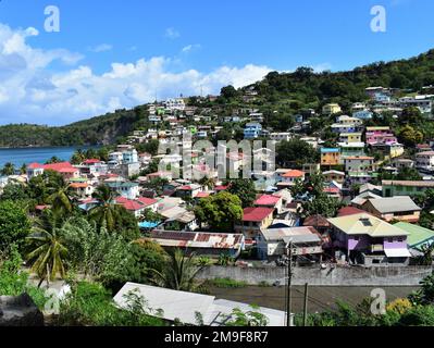 Canaries, St. Lucia- 8 janvier 2023- bâtiments comprenant des maisons, des églises et des écoles dans le village de pêcheurs des Canaries. Banque D'Images