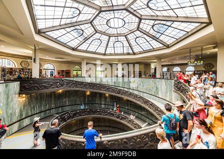 CITÉ DU VATICAN, ITALIE - 1 JUILLET 2019 : escalier de Bramante au Musée du Vatican dans la Cité du Vatican. Rome, Italie. L'escalier en spirale à double hélice est le Banque D'Images