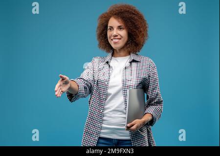 Jeune femme active qui a l'air énergique et déterminée Banque D'Images