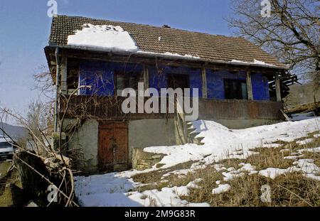 Grande maison dans le comté de Salaj, Roumanie, environ 1999 Banque D'Images