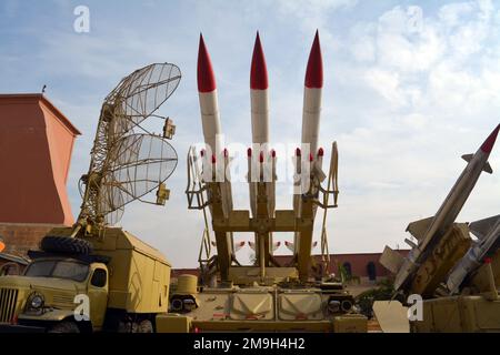 Le Caire, Egypte, 7 janvier 2023: SAM 6 missiles URSS élévation 2K12 KUB surface à air défense KY6 missile sa-6 gainant de la nationale égyptienne militar Banque D'Images