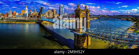 Vue aérienne de John Roebling Bridge, Cincinnati, Ohio, États-Unis Banque D'Images