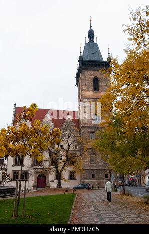 Vue sur la nouvelle mairie de la place Charles, Prague, République tchèque Banque D'Images