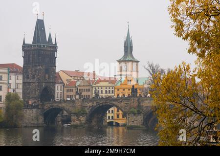 Vue sur le Pont Charles, Prague, République Tchèque Banque D'Images