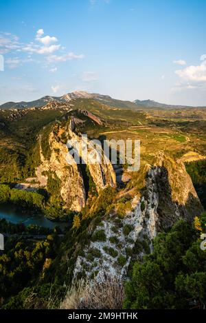 Gorge de Conchas de Haro à la Rioja, Espagne. Formations de montagne et rivière de l'Ebre vue de l'Hermitage de San Felices Banque D'Images