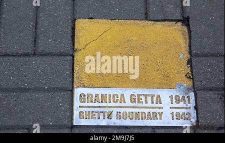 LUBLIN, POLOGNE - 25 décembre 2022 : panneau de la frontière du ghetto de Lublin Banque D'Images