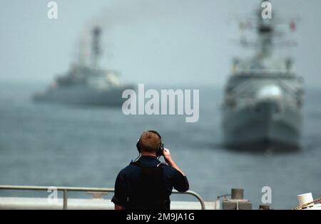 020926-N-4309A-011. Base : USS Reuban James (FFG 57) Banque D'Images