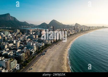 Vue aérienne d'Ipanema et de Leblon Beach à Rio de Janeiro, Brésil Banque D'Images