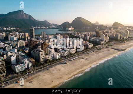 Vue aérienne d'Ipanema et de Leblon Beach à Rio de Janeiro, Brésil Banque D'Images