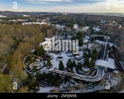 Les tours aériennes d'Alton, couvertes de neige, embellissent le parc à thème photos Banque D'Images