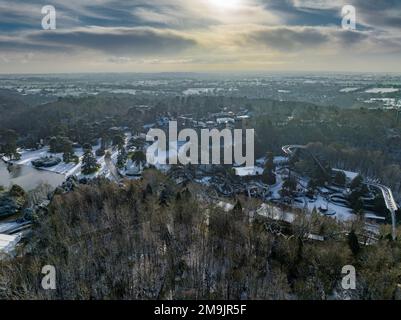 Les tours aériennes d'Alton, couvertes de neige, embellissent le parc à thème photos Banque D'Images