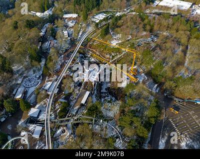 Les tours aériennes d'Alton, couvertes de neige, embellissent le parc à thème photos Banque D'Images