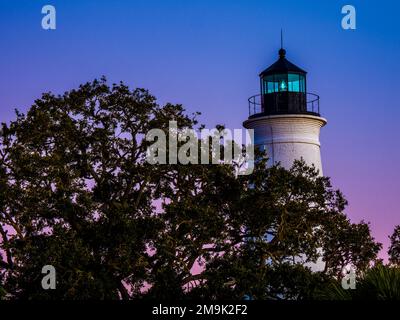 St. Marks Lighthouse à Sunset, St. Réserve naturelle nationale de Marks, Floride, États-Unis Banque D'Images