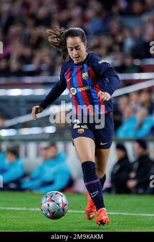 BARCELONE - DEC 21: Nuria Rabano en action pendant le match de l'UEFA Women's Champions League entre le FC Barcelone et le FC Rosengard au Spotify Camp No Banque D'Images