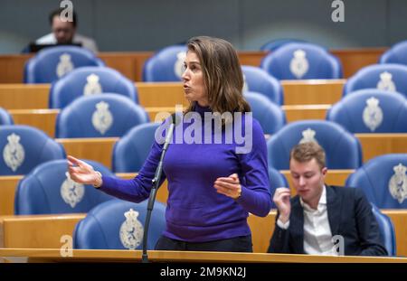 LA HAYE - Corinne Ellemeet (Groen Links) lors d'un débat à la Chambre des représentants sur l'augmentation de l'agression et de la violence contre le personnel hospitalier. ANP LEX VAN LIESHOUT pays-bas - belgique OUT Banque D'Images