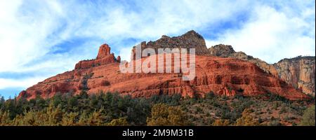 Paysage de montagne, Twin Buttes, Sedona, Arizona, États-Unis Banque D'Images