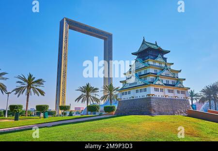 DUBAÏ, Émirats Arabes Unis - 6 MARS 2020 : le parc Zabeel ouvre la vue sur le château de Mini Osaka et l'impressionnant cadre de Dubaï en arrière-plan, sur 6 mars à Dubaï Banque D'Images