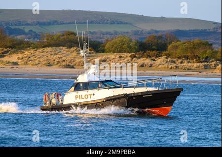 Le bateau-pilote Barracuda est exploité par les commissaires du port de Poole. Banque D'Images