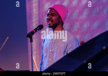 17 janvier 2023, New York, New York, Etats-Unis: Jehbreal Muhammad Jackson, Voice joue avec Samora Pinderhughes: ''Grief & Process' présentation multimédia pendant l'hiver JazzFest à Westbeth présenté par la cuisine. Le projet de chagrin a été influencé par la déferlante des nombreux dommages intimes infligés par l'incarcération de masse et le racisme systémique et la façon dont les gens se guérissent et se guérissent les uns les autres. Samora Pinderhughes se produit au piano et à la voix et collabore avec Joshua Fcrumbly à la basse, Jack DeBoe à la batterie, Nia Drummond, Voice, Elliott Skinner à la guitare et à la voix, Jehbreal Muhammad Jackson, Voice, Banque D'Images