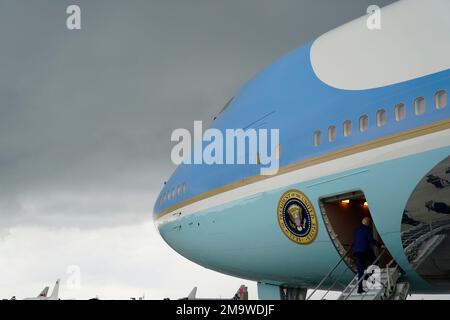 U.S. President Joe Biden boards Air Force One upon departure from Ngurah Rai International Airport, Wednesday, Nov. 16, 2022, in Bali, Indonesia. Biden is headed back to Washington after attending the G20 summit meeting in Nusa Dua. (AP Photo/Alex Brandon)