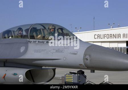 040406-F-6175D-033. Base: Fresno Air National Guard base État: Californie (CA) pays: Etats-Unis d'Amérique (USA) Banque D'Images