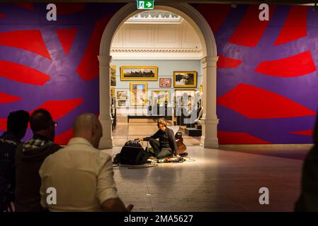 Performance musicale spécialement commandée pour le sol LeWitt: Affinités et résonances, une étonnante peinture murale de 300 mètres carrés intitulée Wall Drawi Banque D'Images