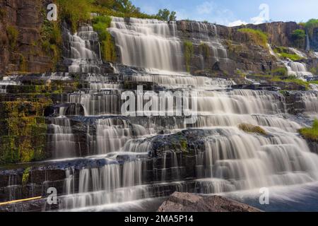 La cascade de Pongour dans les zones rurales du Vietnam Banque D'Images