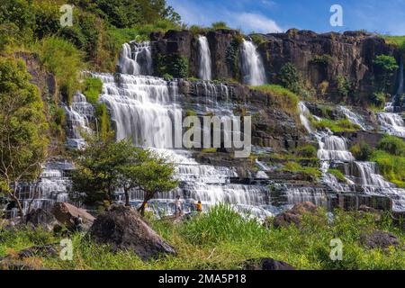 La cascade de Pongour dans les zones rurales du Vietnam Banque D'Images