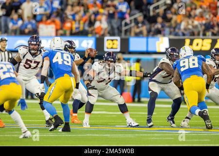 Denver Broncos guard Quinn Meinerz (77) takes part in drills during a  mandatory NFL football minicamp at the Broncos' headquarters Tuesday, June  13, 2023, in Centennial, Colo. (AP Photo/David Zalubowski Stock Photo -  Alamy