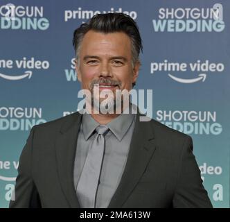 Los Angeles, États-Unis. 18th janvier 2023. Josh Duhamel, membre du casting, assiste mercredi à la première de la comédie romantique « Hotgun Wedding » au TCL Chinese Theatre, dans la section hollywoodienne de Los Angeles. 18 janvier 2023 Scénario : le mariage extravagant d'un couple est détourné par des criminels. Dans le processus de sauver leurs familles, ils redécouvrent pourquoi ils sont tombés amoureux en premier lieu. Photo de Jim Ruymen/UPI. Crédit : UPI/Alay Live News Banque D'Images