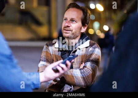 Munich, Allemagne. 05th mai 2022. L'acteur Fabian Busch donne un entretien à une date donnée lors du tournage de la nouvelle série Sky « Drift - Partners in crime ». Les cinq premiers épisodes de la saison 1 débuteront sur 24 février 2023 sur la chaîne Sky. Credit: Matthias balk/dpa/Alay Live News Banque D'Images