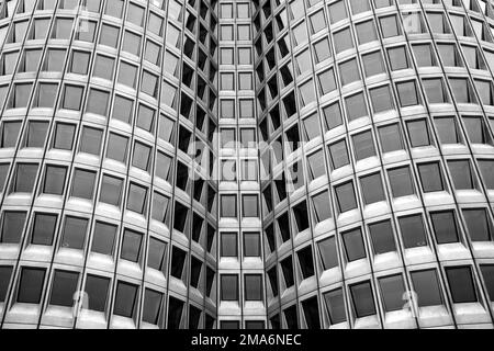 BMW Tower, gros plan, noir et blanc, Munich, Bavière, Allemagne Banque D'Images