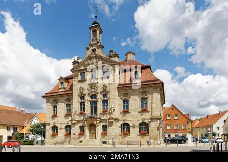 Hôtel de ville avec une riche décoration de façade, bâtiment de deux étages en mansarde en grès avec clocher, baroque tardif, construit de 1744 à 1447, par le Teutonic Banque D'Images