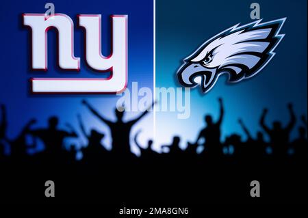 PHILADELPHIE, USA, 18 JANVIER 2023: New York Giants contre Philadelphia Eagles. NFL Divisional Round 2023, Silhouette of fans soutenant l'équipe et Banque D'Images