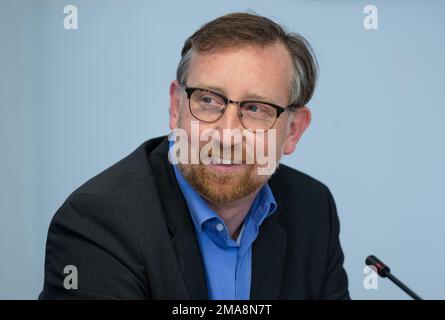 Munich, Allemagne. 19th janvier 2023. Andreas Winhart, secrétaire parlementaire de l'AfD, assiste à une conférence de presse lors de la retraite d'hiver du groupe parlementaire de l'AfD. Credit: Sven Hoppe/dpa/Alay Live News Banque D'Images