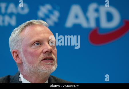 Munich, Allemagne. 19th janvier 2023. Ulrich Singer, leader du groupe parlementaire de l'AfD au Parlement de l'État de Bavière, participe à une conférence de presse lors de la retraite d'hiver du groupe parlementaire de l'AfD. Credit: Sven Hoppe/dpa/Alay Live News Banque D'Images