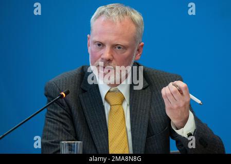 Munich, Allemagne. 19th janvier 2023. Ulrich Singer, leader du groupe parlementaire de l'AfD au Parlement de l'État de Bavière, participe à une conférence de presse lors de la retraite d'hiver du groupe parlementaire de l'AfD. Credit: Sven Hoppe/dpa/Alay Live News Banque D'Images