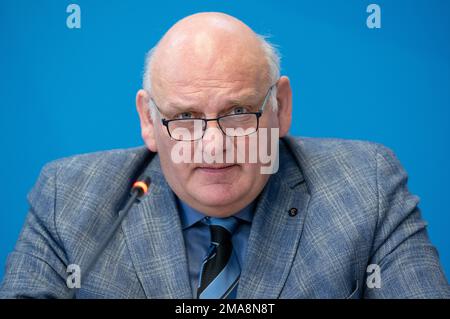 Munich, Allemagne. 19th janvier 2023. Franz Bergmüller, chef adjoint du groupe parlementaire de l'AfD au Parlement de l'État de Bavière, assiste à une conférence de presse lors de la retraite d'hiver du groupe parlementaire de l'AfD. Credit: Sven Hoppe/dpa/Alay Live News Banque D'Images