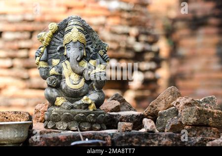 Un foyer doux d'une figurine de Ganesha à un temple hindou Banque D'Images